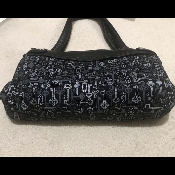 🆕🔥THIRTY ONE SUPER CUTE PURSE/BLACK&WHITE&SILVER W/LOGO IN PINK ON THE FRONT! - Picture 17 of 17